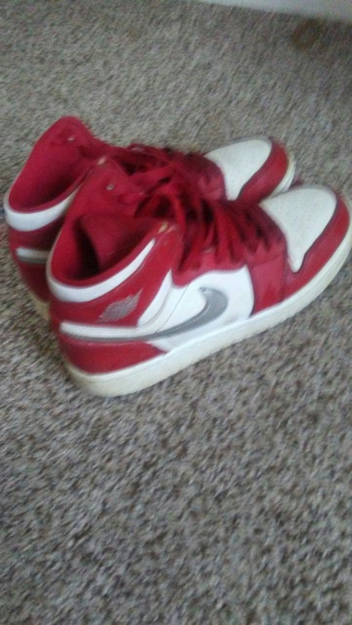 Jordan 1 size 6.5 y