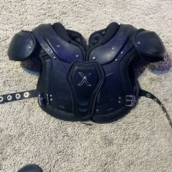 Xenith Shoulder Pads (Youth Medium)