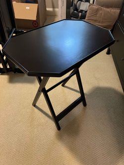 4 Wooden Folding Tables w/ Stand