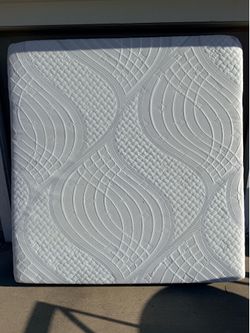 King sized memory foam mattress (with free metal bed frame)