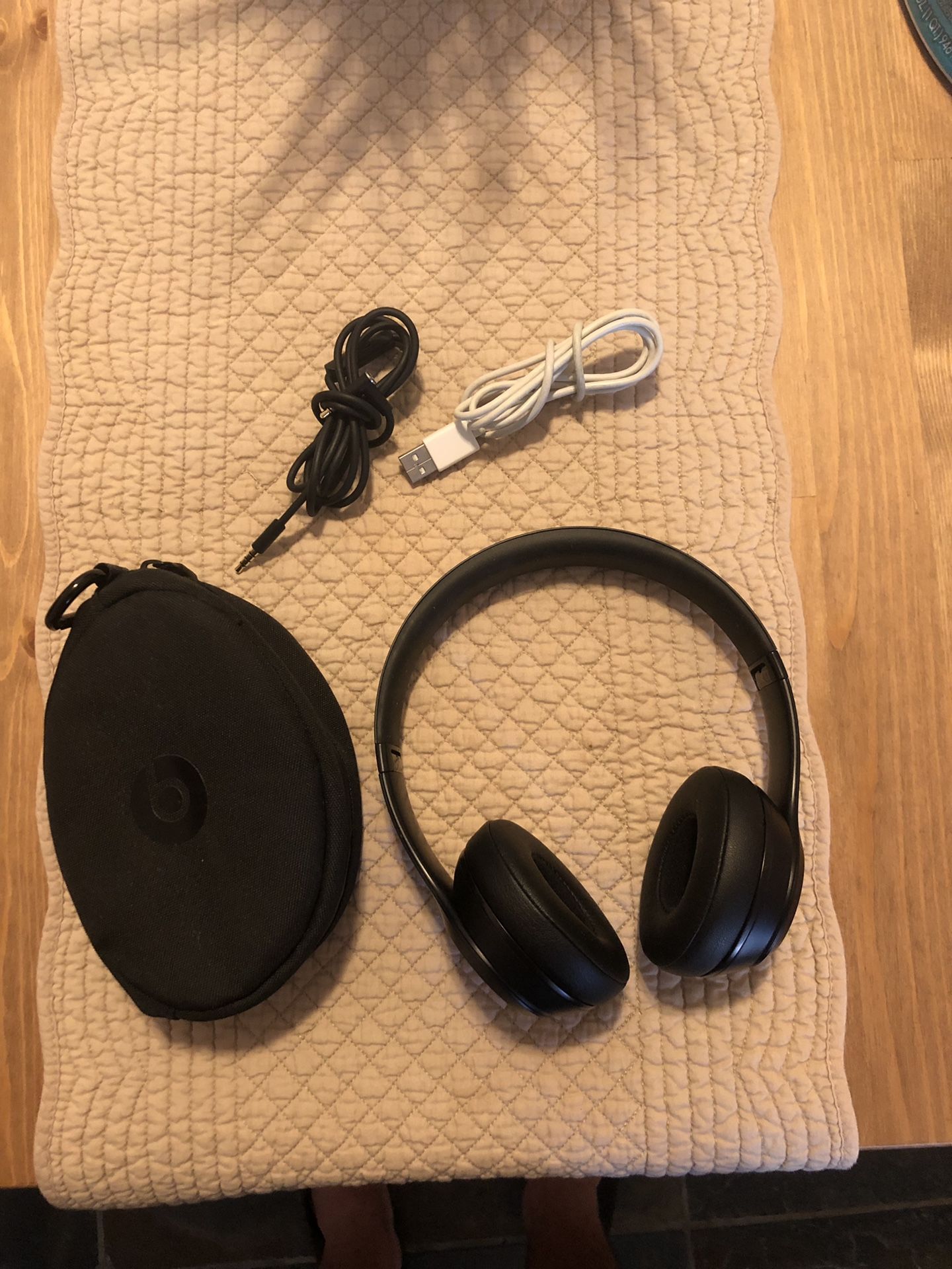 Beats solo3 wireless headphoy