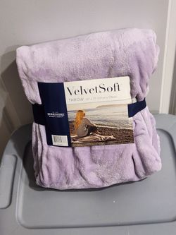 Set of (3) new bed throws