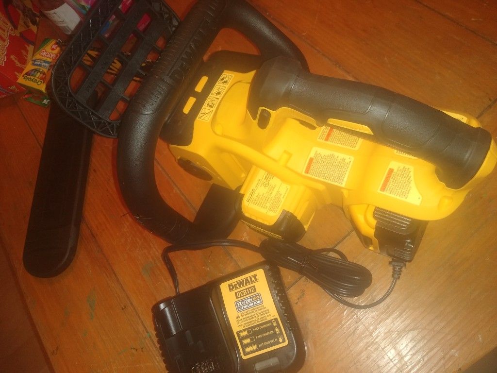 DeWalt chainsaw 5.0 battery charger