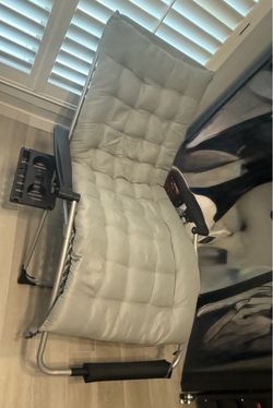 Folding Lounge Chair with Side Tray