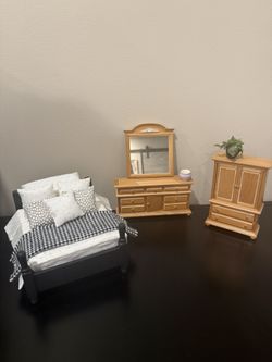 4 Piece dollhouse Bedroom Set