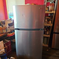 Frigidaire Refrigerator 