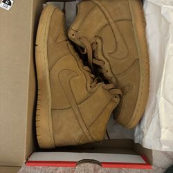 Nike Dunk High Premium (GS) - size 7Y