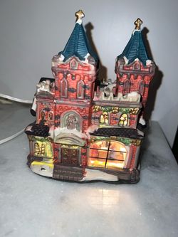 Illuminated Christmas Village House Building Ceramic Painted Multicolor Decor