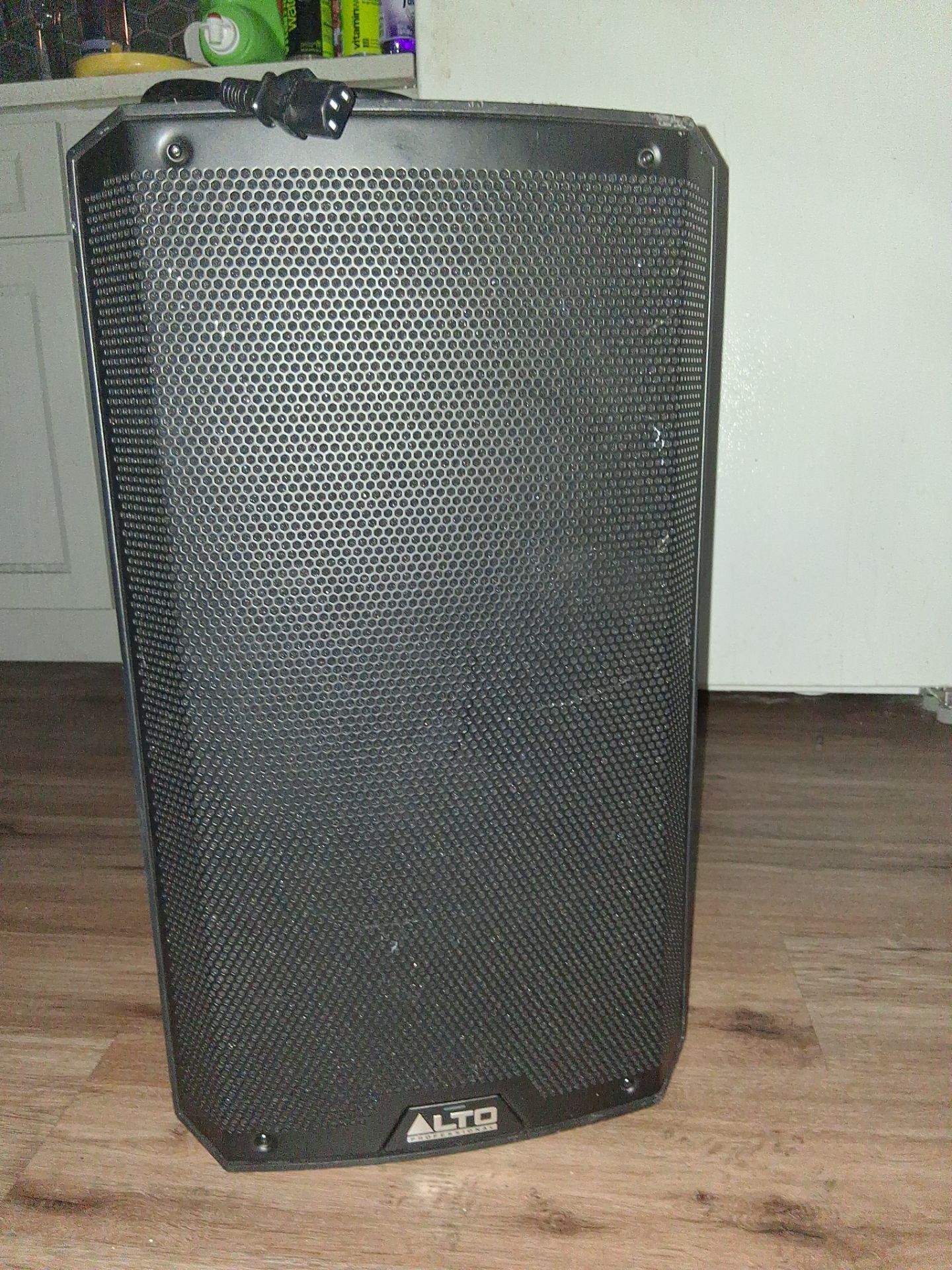 Alto TS watt Powered Speaker
