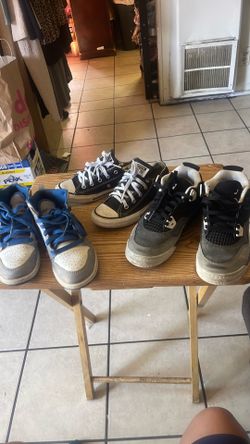 Tego estos tenis para niños limpios saiz 2  quiero por los trepares 16 dólares
