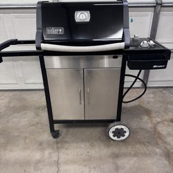 Weber 2 Burner Propane Grill. Works Great!
