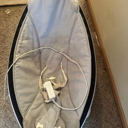 4 Moms Swing