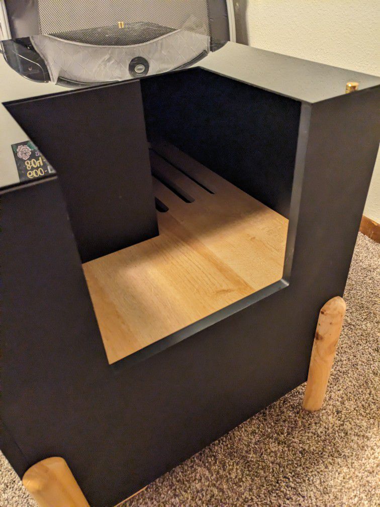 Cat litter enclosure for Sale in Hawthorne, CA - OfferUp