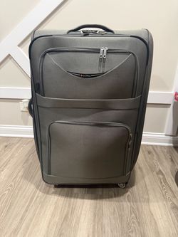 Suitcase XL 32 in