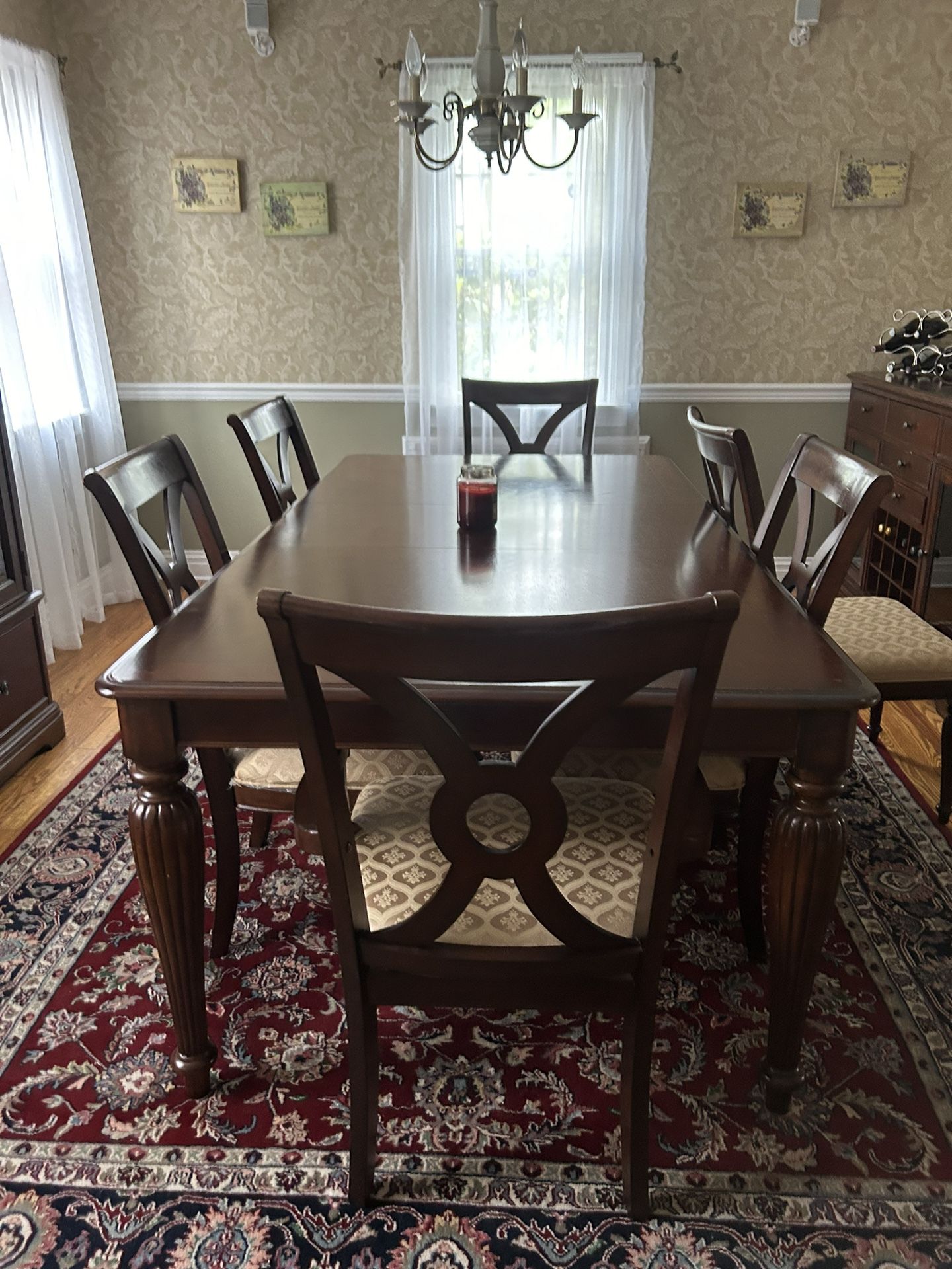 DINING ROOM SET