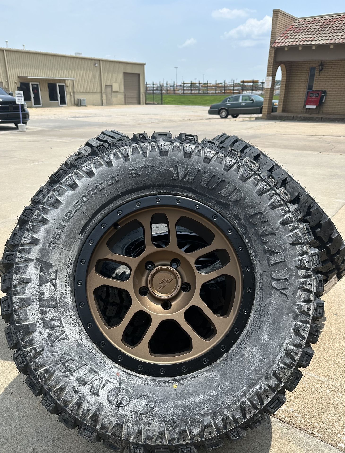 Jeep 17" Wrangler Rubicon JL JK Wheels Mud Claw Tires AGP rims