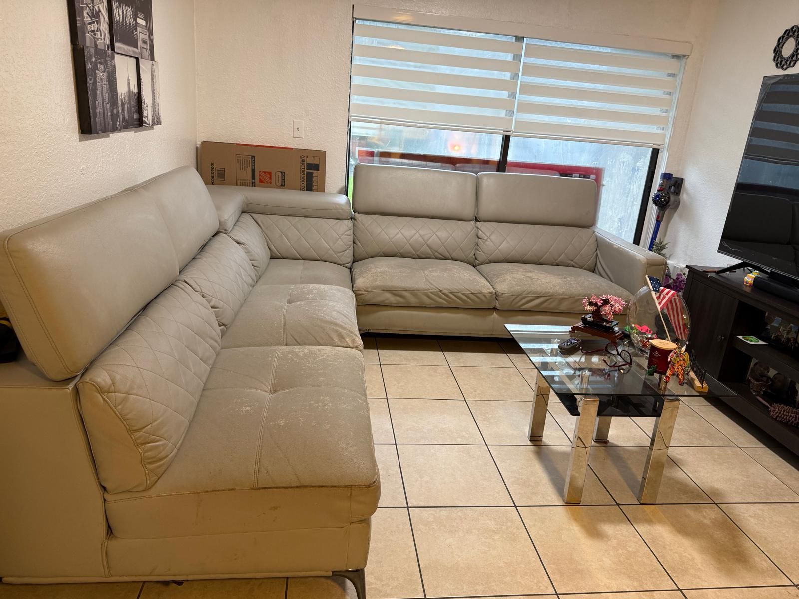 free couch- muebles gratis