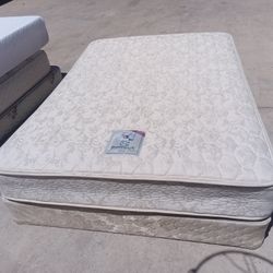 Sealy Full Size Mattress And Box Spring 