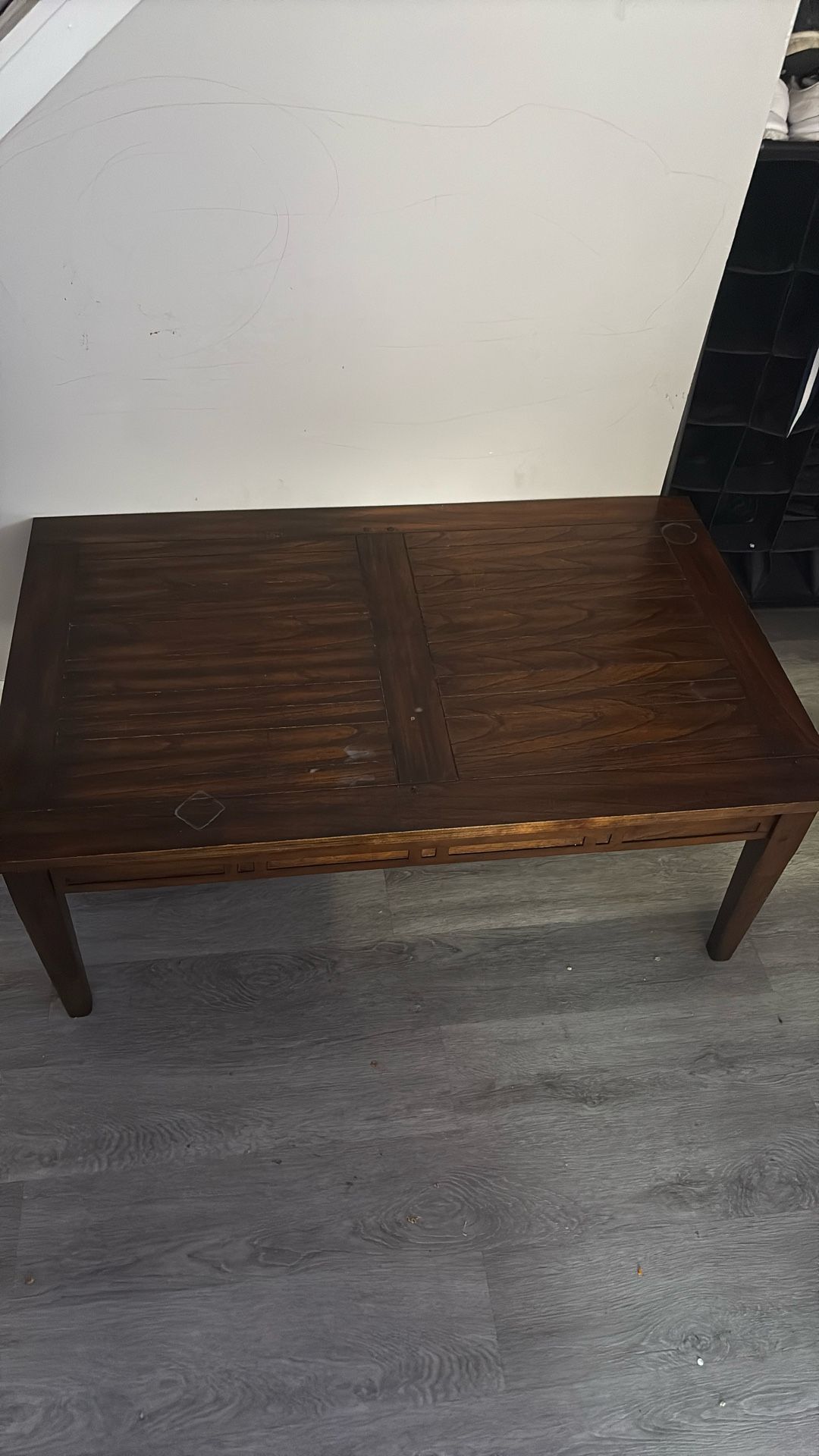 Coffee Table , It Lets Up So You Can Eat On . Do Your Work On It