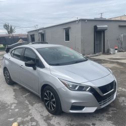 Nissan Versa 2020