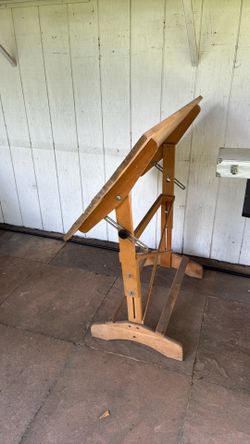 Small drafting table