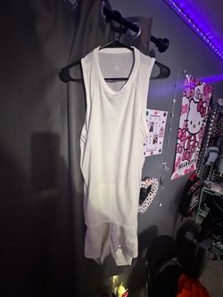 Lululemon size 6 short outfit