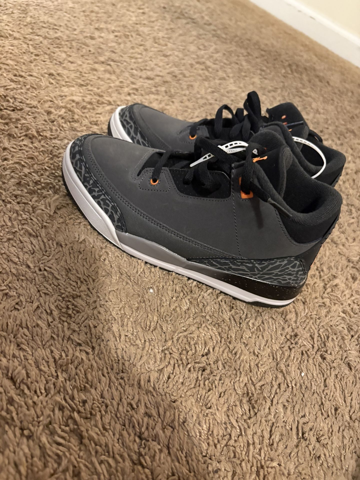 Boys Jordan Retro 3 Size 3