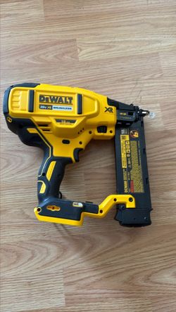DeWalt 18 GA brad nailer