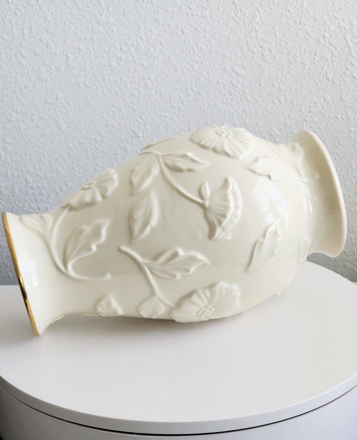 Vintage Beige Lenox Ceramic Flower & Leaf Vase