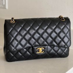 Chanel Handbag Classic Jumbo