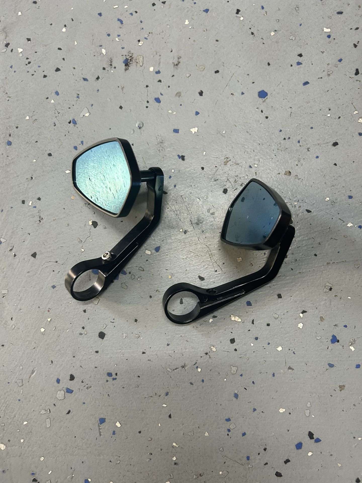 Bar Mirrors Universal