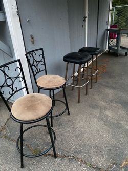 Free Bar Height Chairs & Stools