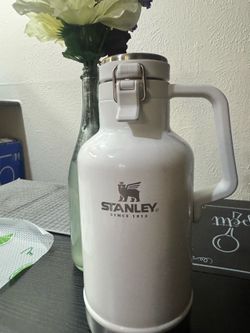 Stanley Classic Easy-Pour Growler 64 oz – Hammertone Frost