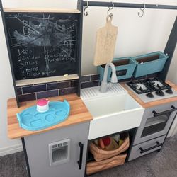 Kids Play Kitchen