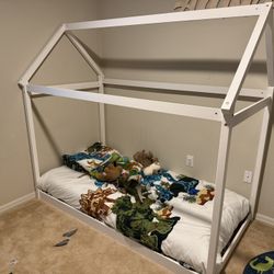 Kids Bed Frame With Mattress 