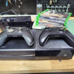 Xbox One With Controllers And Games
