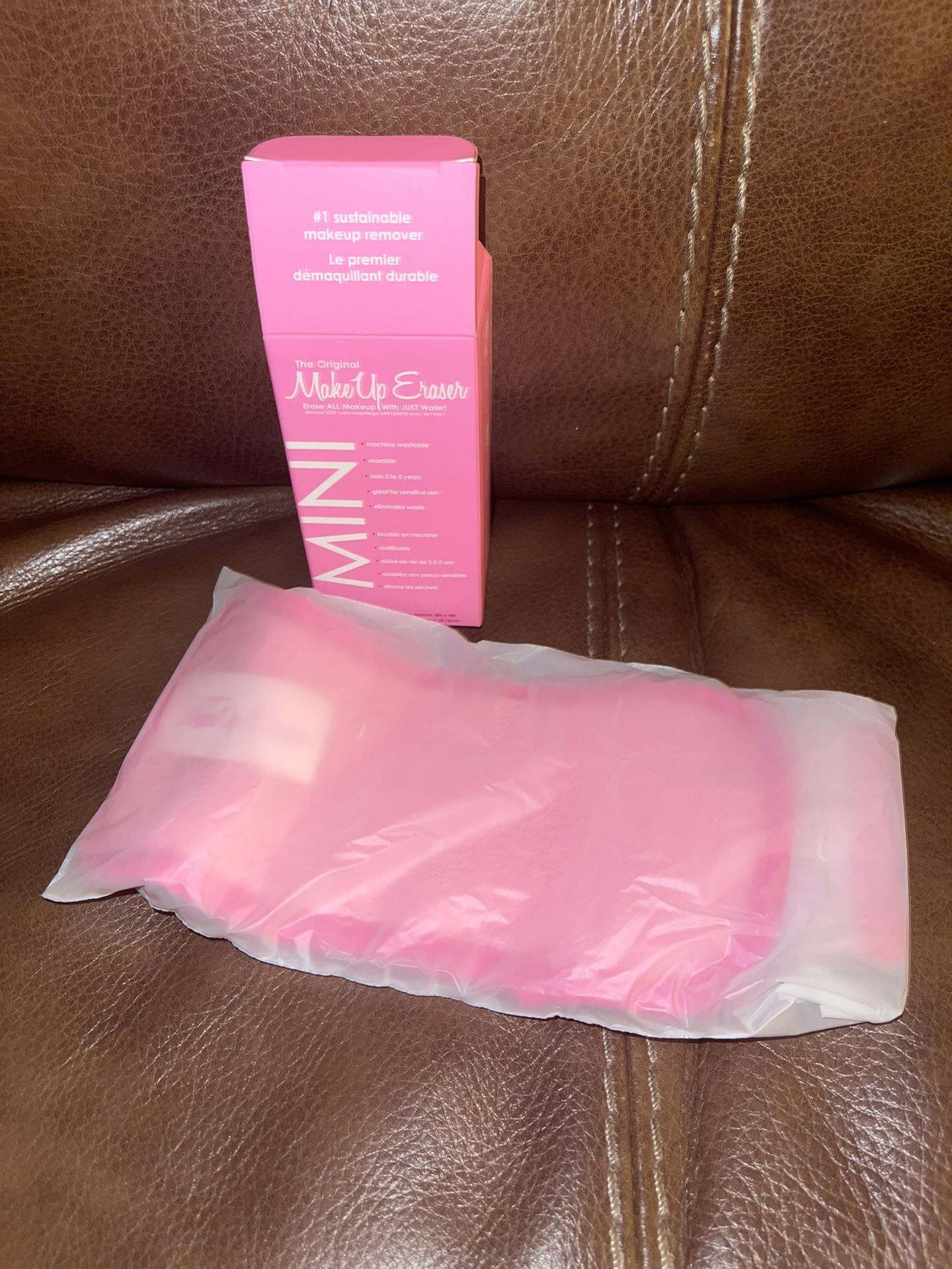 Mini Makeup Eraser in Original Pink