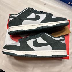 WMNS Nike Dunk Low ‘Vintage Green’ 9.5W