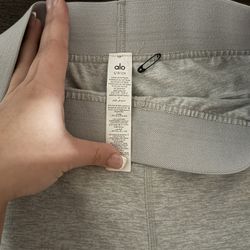 alo grey leggings 