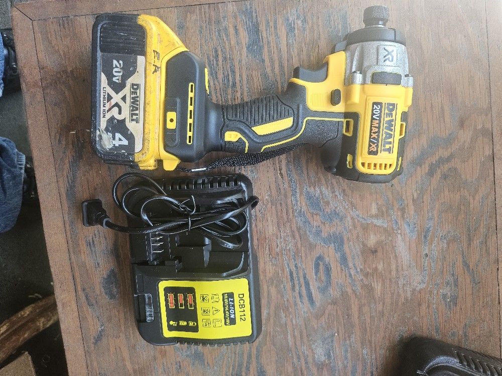 Dewalt 20 V Drill