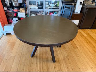 Wood round table with 6 chairs