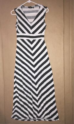 Apt.9 stretchy xs black + white long dress