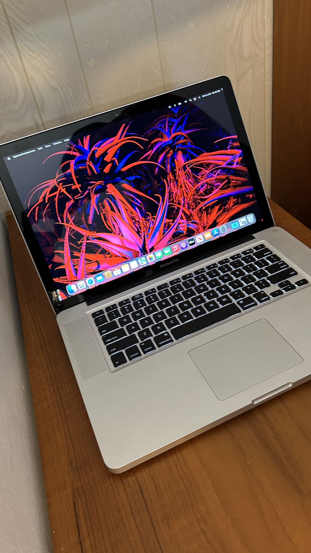 Apple MacBook Pro 15” I7/8GB/256GB SSD $175