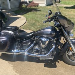 Motorcycle - 2014 Yamaha V Star 