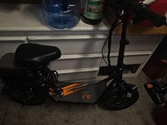 Electric scooter  like new condition