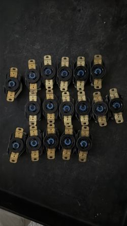 Hubbell 20a 250v Receptacle