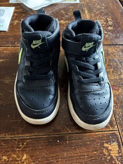 Used Nike Court Borough Mid
