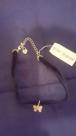Betsey Johnson necklace with pendant