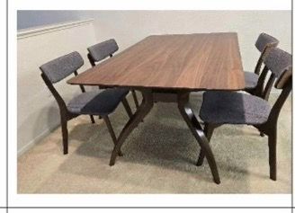 Set of dinning table and 4 chairs