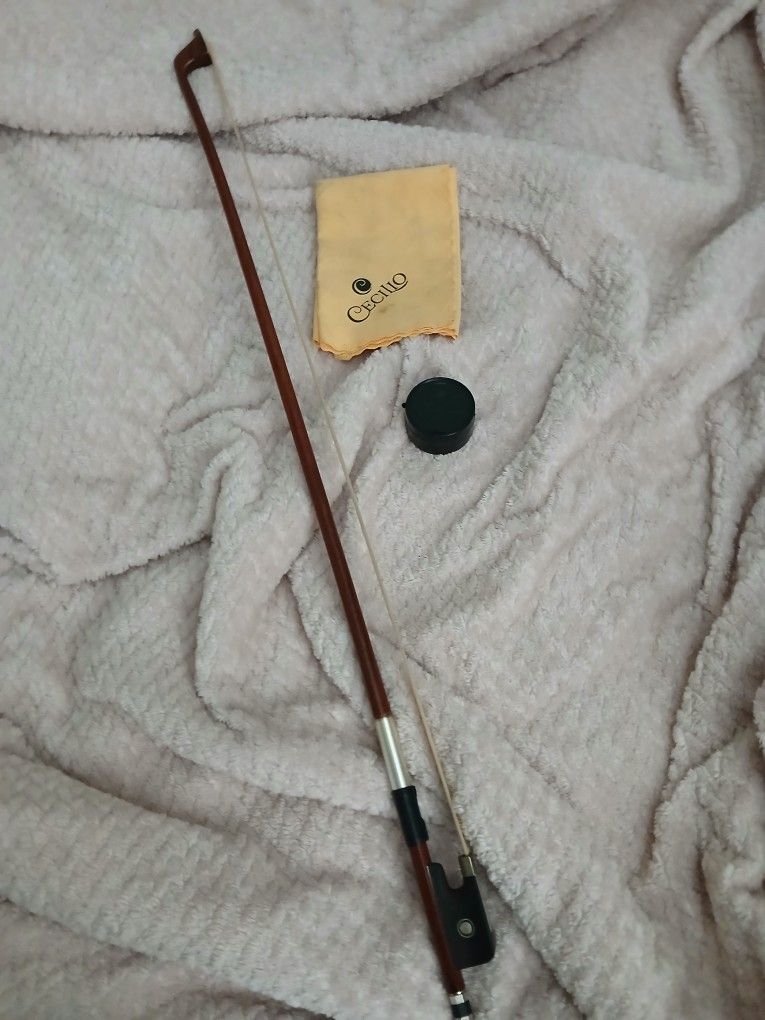 bow rosin and cloth